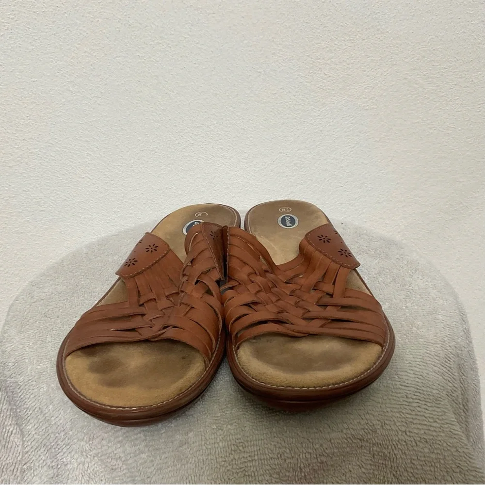 Dr Scholls Tan Woven Sandal With Lasercut Flower Details Size 8.5 Spring Comfort